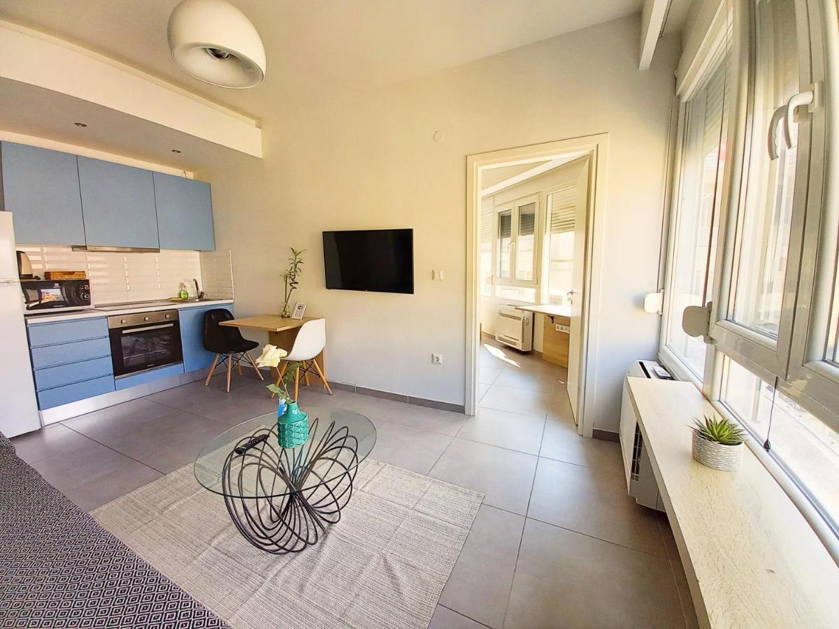 Bella Suite City Center, Parking Thessalonique Extérieur photo